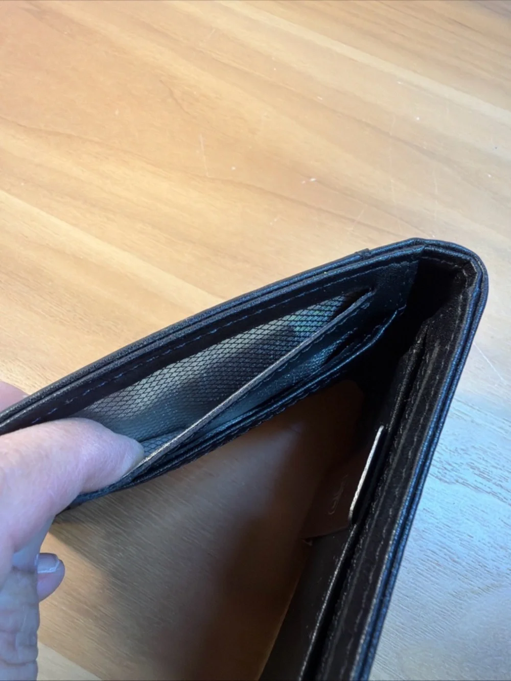 NEW TRAVANDO Mens Slim Wallet with Money Clip AUSTIN RFID Blocking Bifold Black